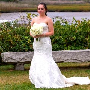 Oleg Cassini wedding gown mermaid